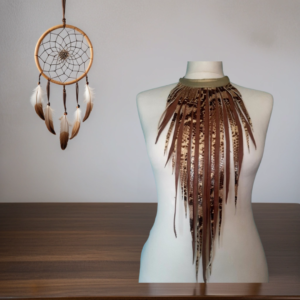 Collar tribal animal print marrón