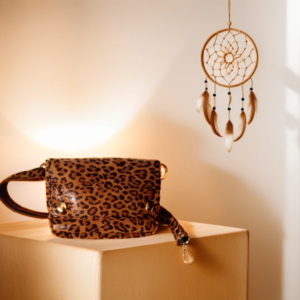 Riñonera animal print marrón oscuro de cuero