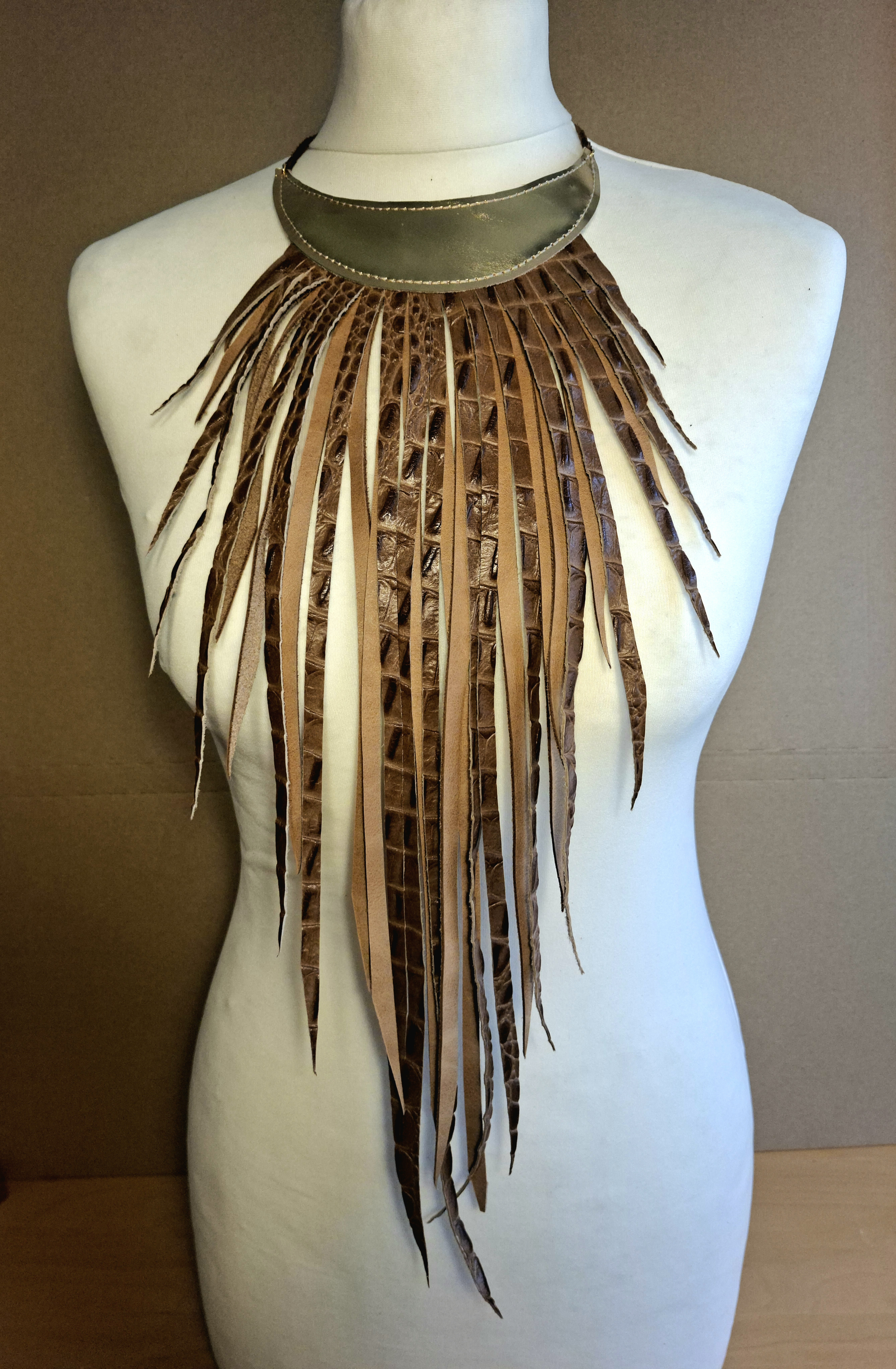 Collar Tribal de flecos doble y reversible, cuero marrón