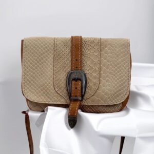 Bolso animal print con trama de piel de cocodrilo