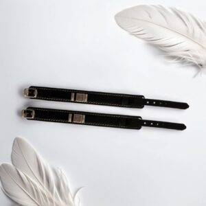 Pulsera de cuero negro con hebilla y espiral cuadrada