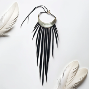 Collar tribal de cuero marrón oscuro